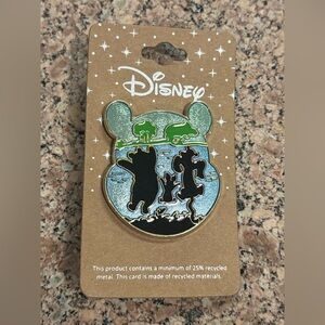 Disney Pin Winnie the Pooh Silhouette River Tigger Piglet Lake Water Jumping NEW